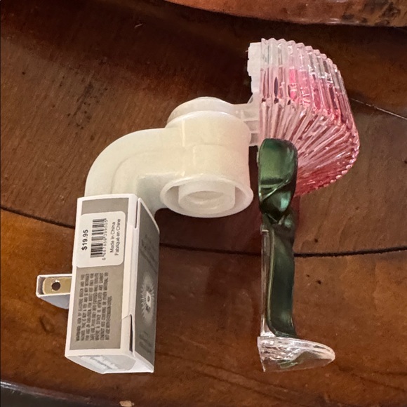 Bath & Body Works Wallflower - Picture 3 of 3